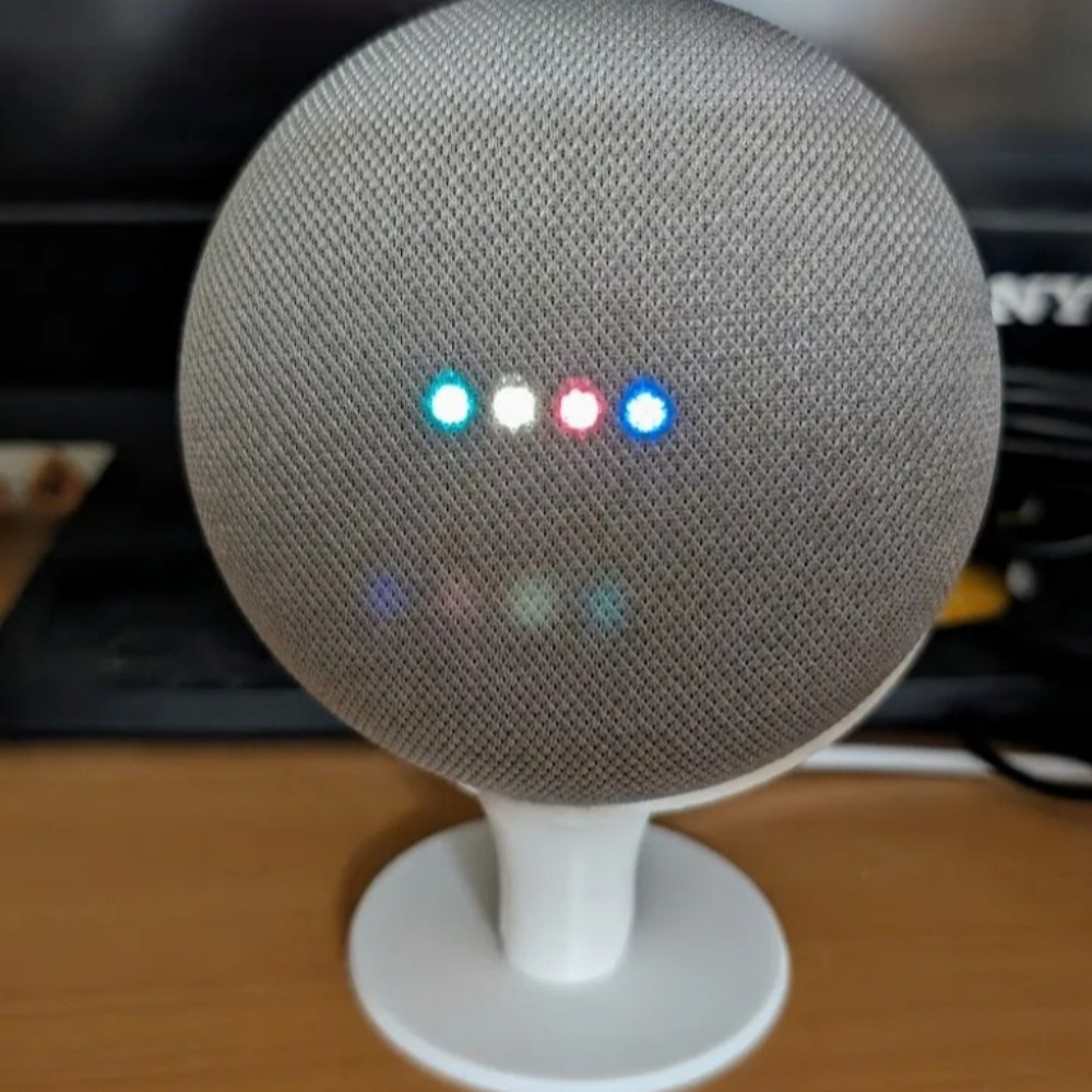 حامل عرض صغير للسماعة الذكية،  - مراجعة Google Speaker Nest Audio وسعره